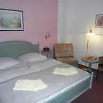 Heideperle Πανσιόν 4*